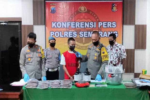 Polres Semarang Libas...