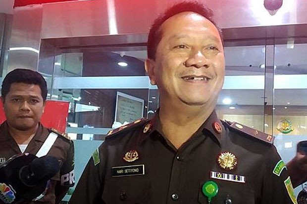 Foto Kajari Jaksel dengan...