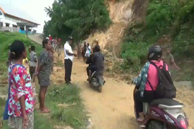 Hidup Sebatang Kara,...