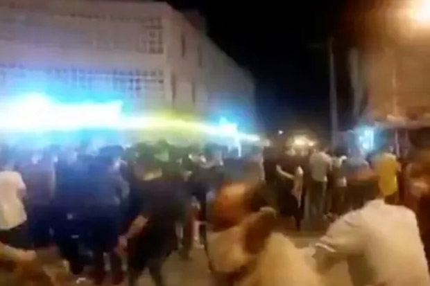 Iran Tangkap Puluhan...