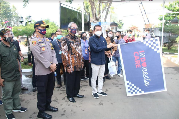 Terpuruk Akibat Corona,...