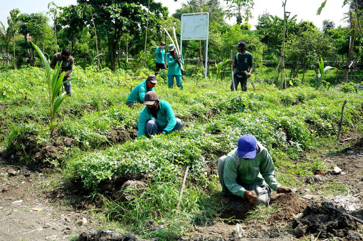 Bantaran Sungai dan...