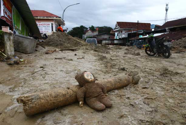 Banjir Bandang Lutra...
