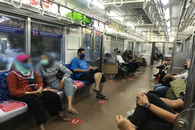 Banyak Penumpang KRL...