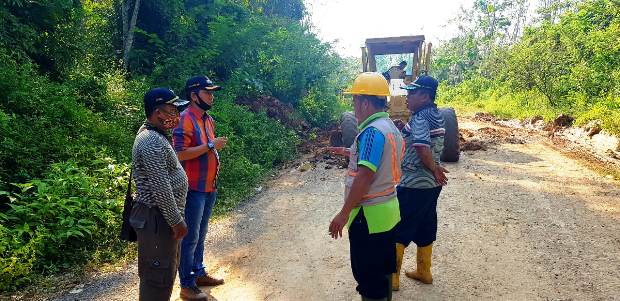 Jalan Jirak Jaya Rusak,...