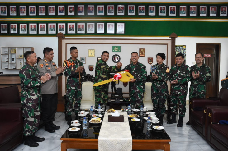 Kunjungi Akmil, Alumni...