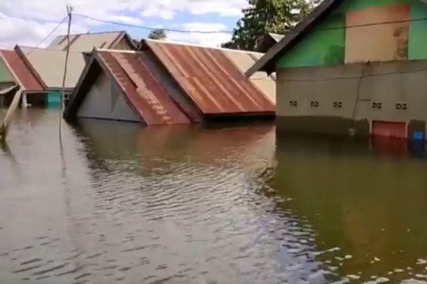 Banjir hingga 2 Meter...