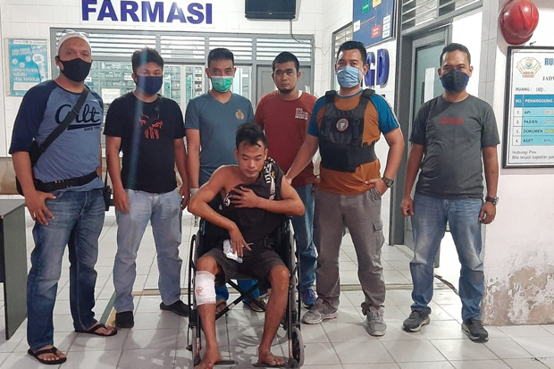 Serang Polisi Pakai...