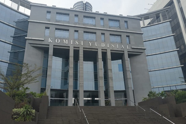 Uji Publik Komisioner...