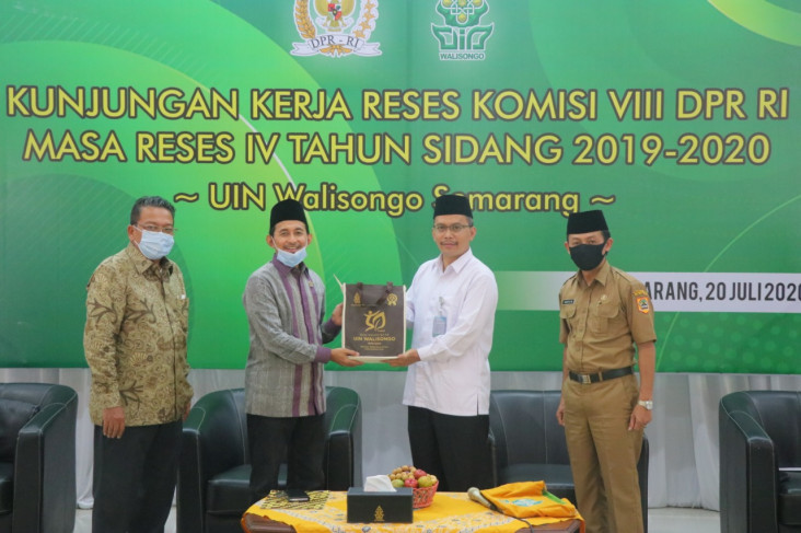 Kunjungi UIN Walisongo,...
