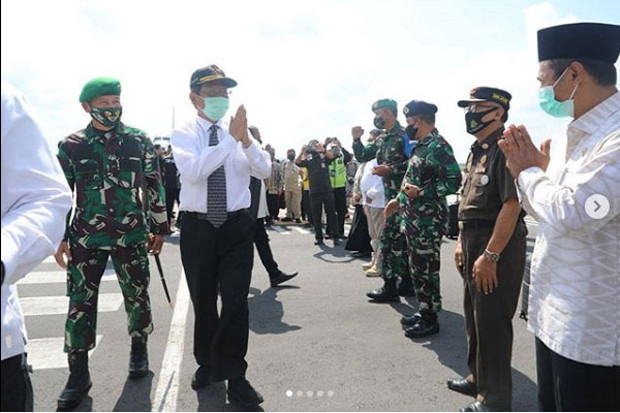 Mendarat di Lombok,...