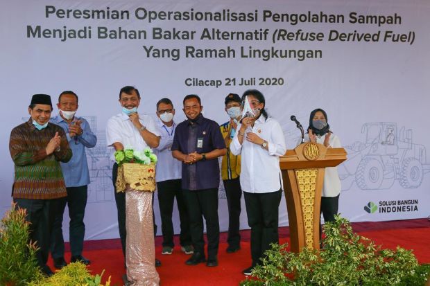 Pabrik Semen Ini Gunakan...