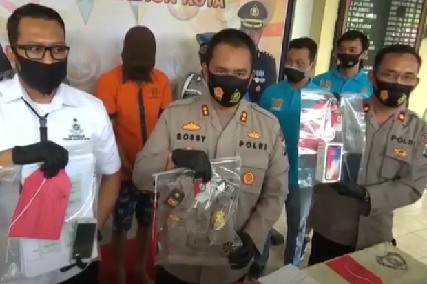 Kasat Narkoba Gadungan...