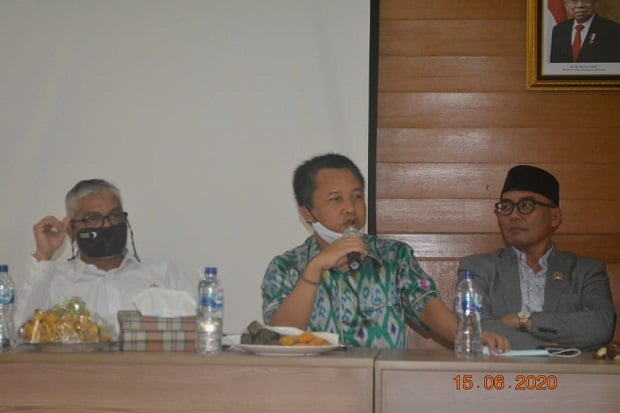 Jawab Keluhan Warga,...