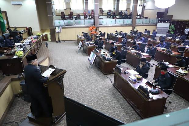 Jawaban Bupati Terhadap...