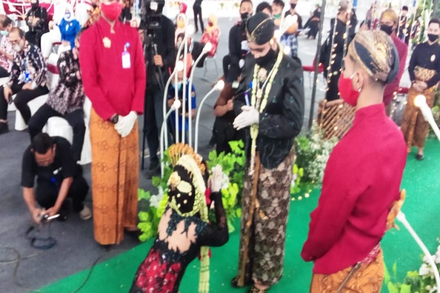 Resepsi Penikahan di...
