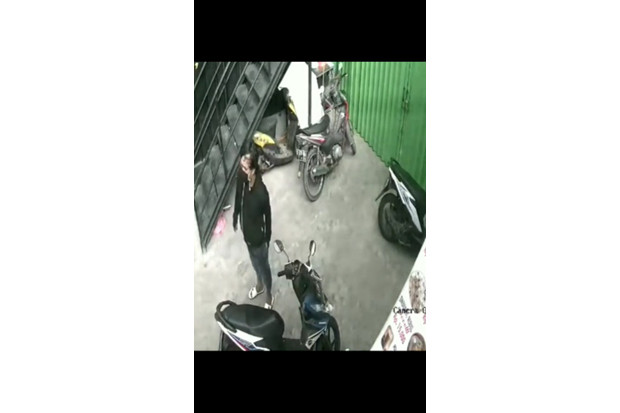 Curi Motor Matic di...