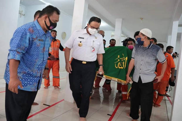 Anies Marah, Sebut Penabrak...