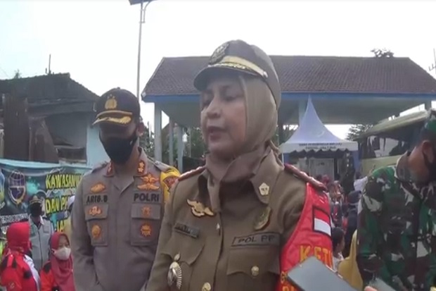 Bupati Jember Melawan,...