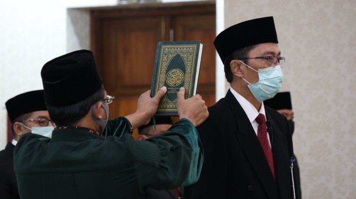 Busrul Iman Resmi Jabat...