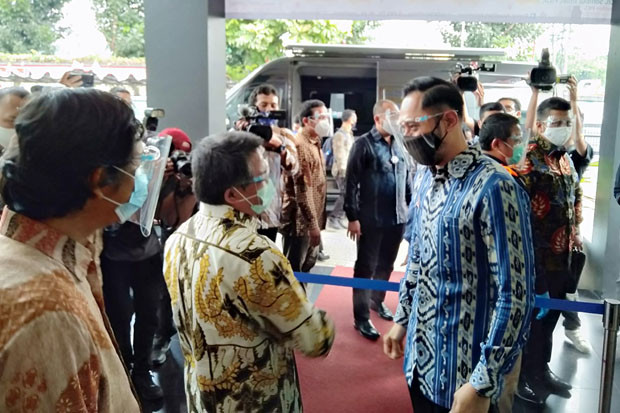 Sambangi Markas PKS,...