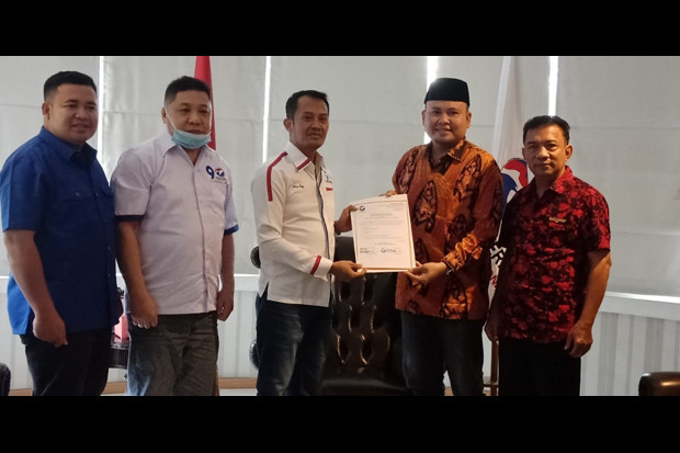 Didukung Perindo, Dadi-Kluisen...