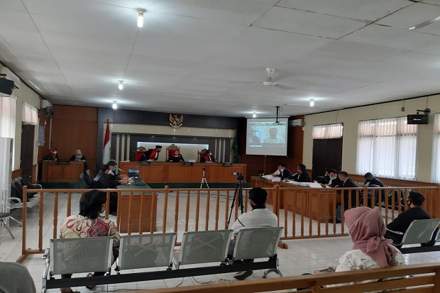Uang Suap untuk Ketua...