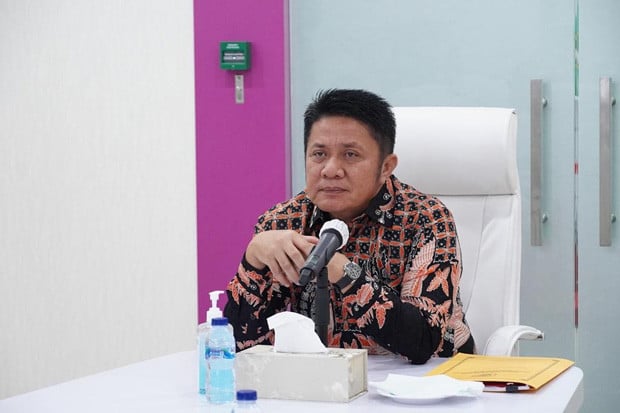 HD Hadiri Peringatan...