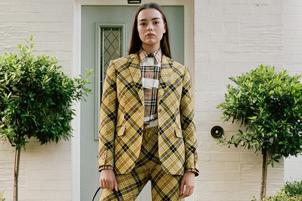Burberry Kerahkan Stafnya...