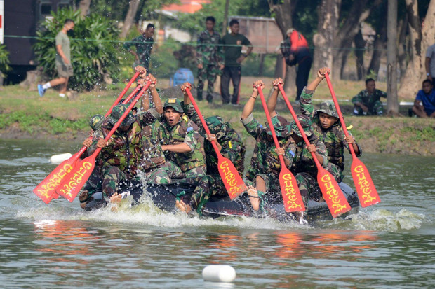 Prajurit Brigif 2 Marinir...