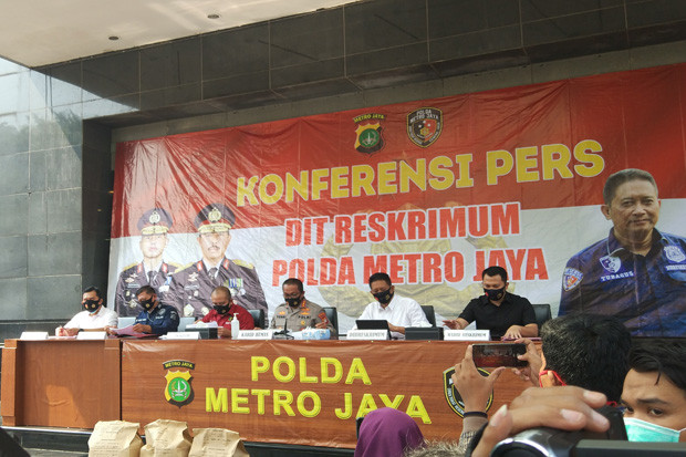 Sebelum Bunuh Diri,...