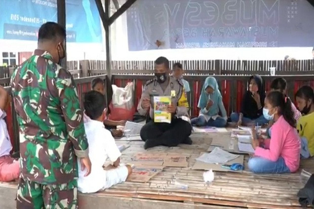 Polisi dan TNI Ini Kompak...