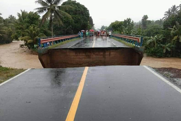 Banjir Menerjang Membuat...