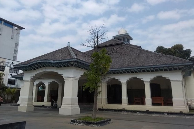 Loji Gandrung, Jamuan...
