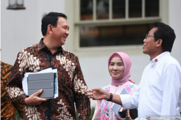Jual Saham Anak Usaha,...
