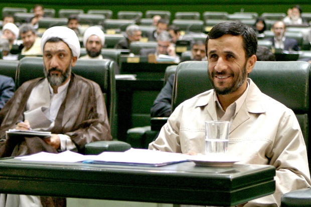 Ahmadinejad Surati Putra...