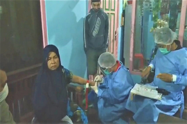 Puluhan Warga Muntah-Muntah...