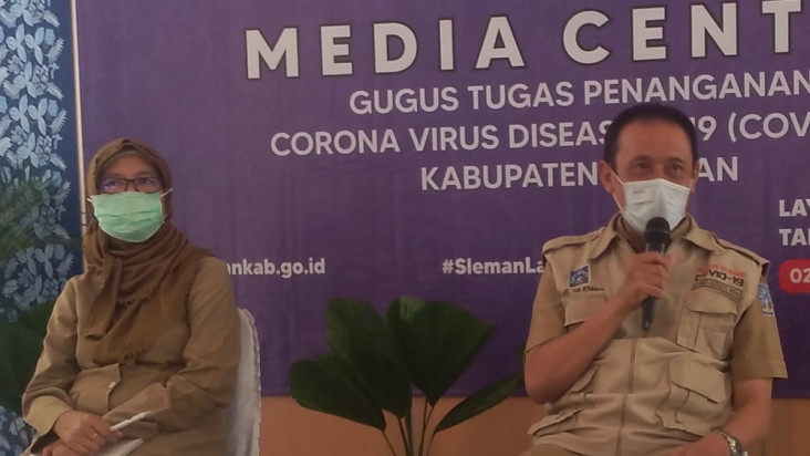 18 Tenaga Kesehatan...