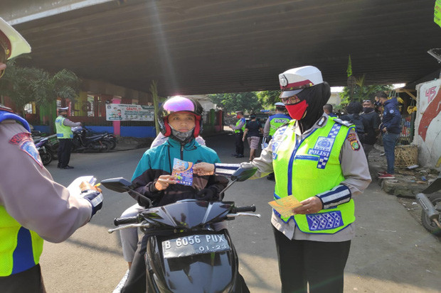 Pelanggar Lalu Lintas...