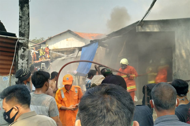 Gudang Sembako Terbakar...