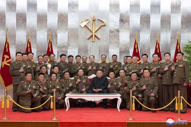 Kim Jong-un Bagi-bagi...