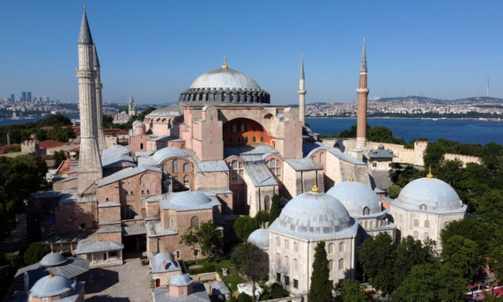 Suriah Bangun Hagia...