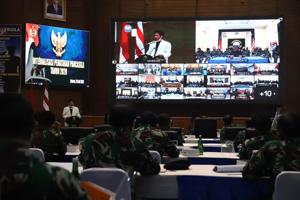 Ratusan Prajurit TNI...