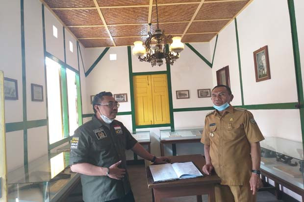 Menjaga Situs Bung Karno...