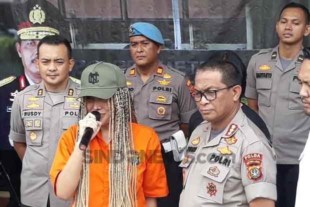 Dalam Sidang, Lucinta...