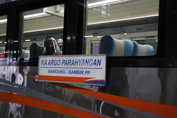 Penumpang Mulai Membeludak,...