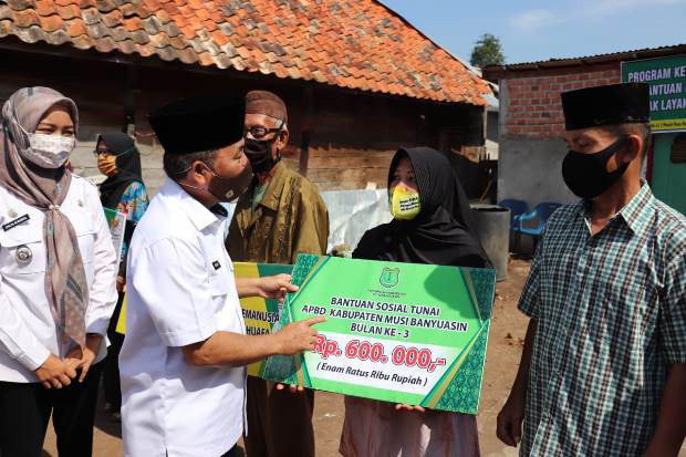 Peduli Warganya, Pemkab...