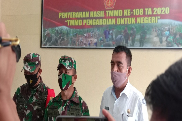 Danrem 041/Gamas Serahkan...