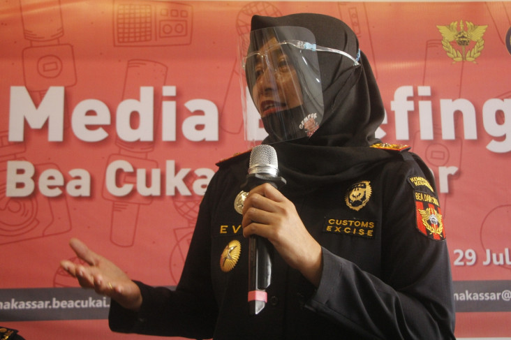 Bea Cukai Makassar Kampanyekan...