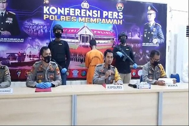Mayat Wanita di Kuburan...